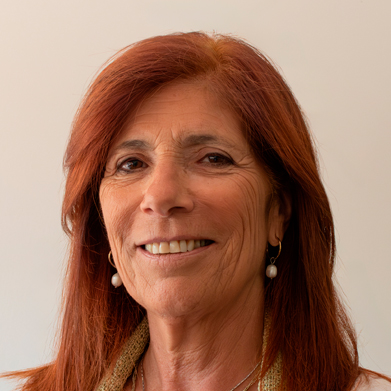 Cra. María Victoria Quintáns