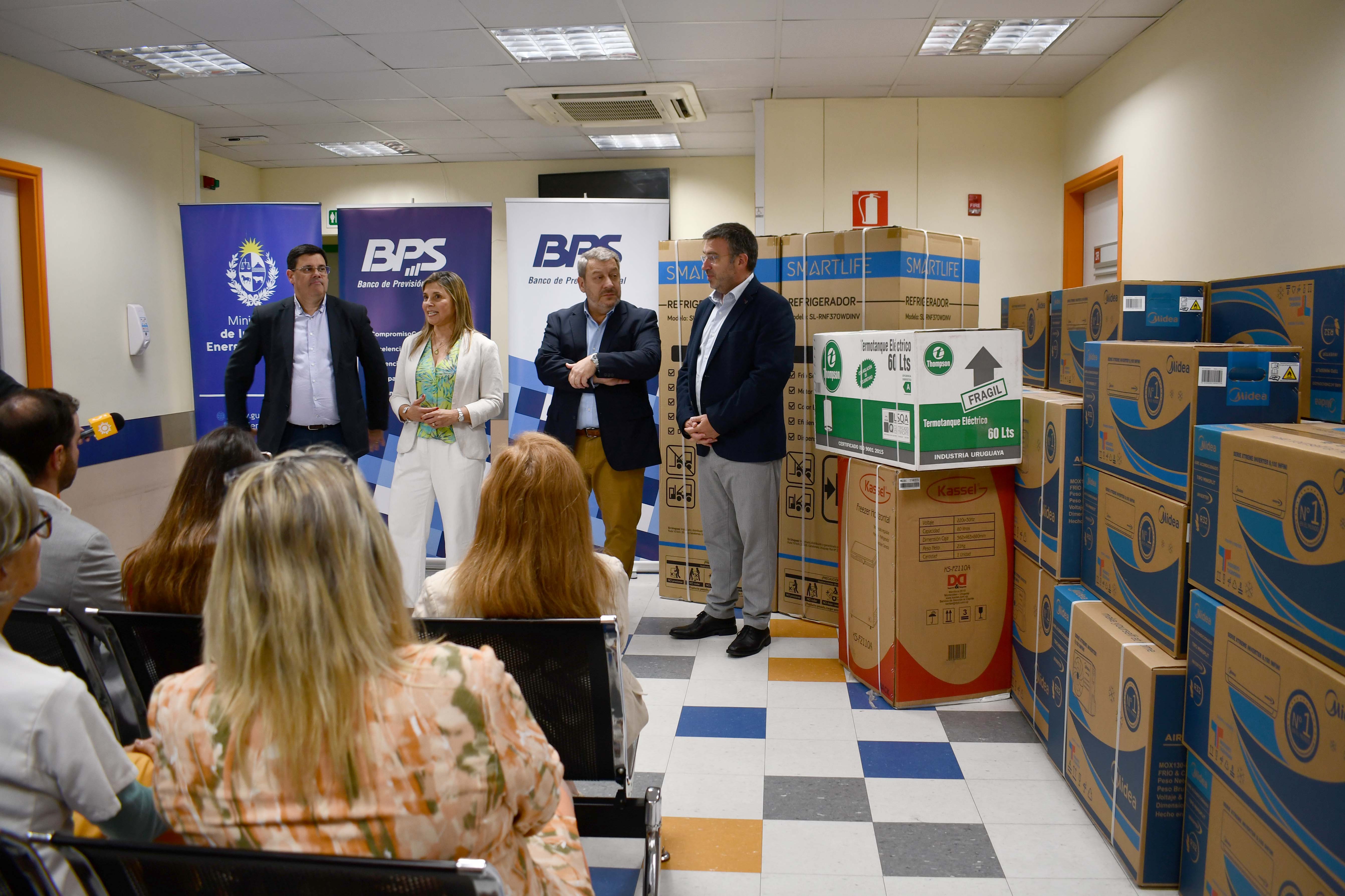Articulos donados y personas representantes de BPS